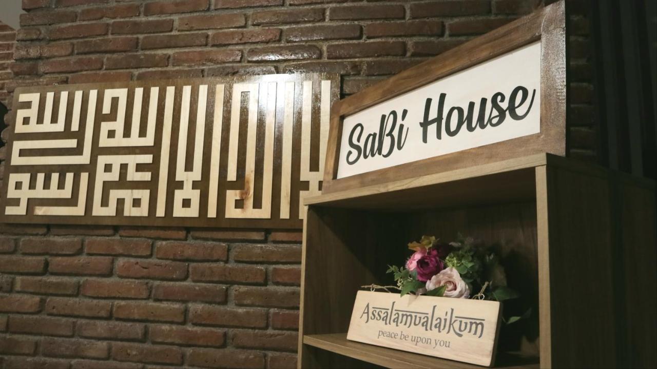 Sabi Guest House - Strategic Family -Married Couples Only- Hostel In Prawirotaman Yogyakarta Exterior foto