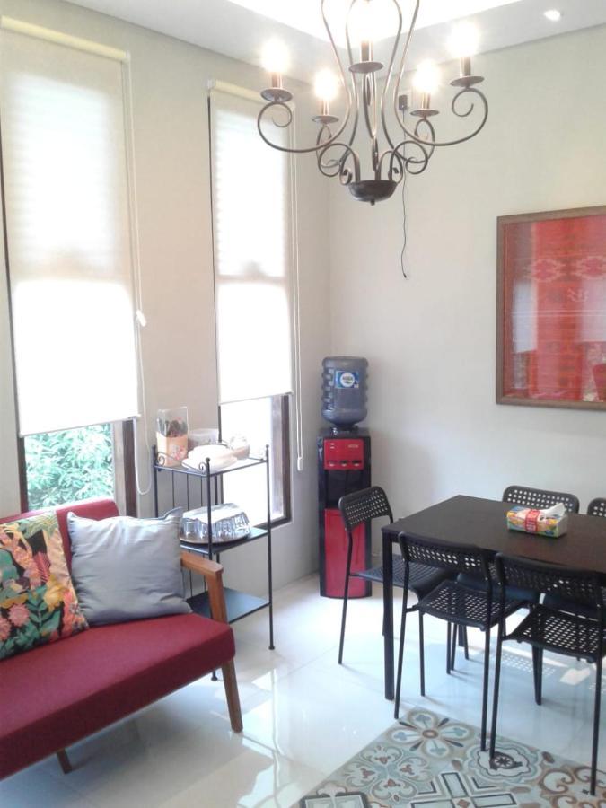 Sabi Guest House - Strategic Family -Married Couples Only- Hostel In Prawirotaman Yogyakarta Exterior foto