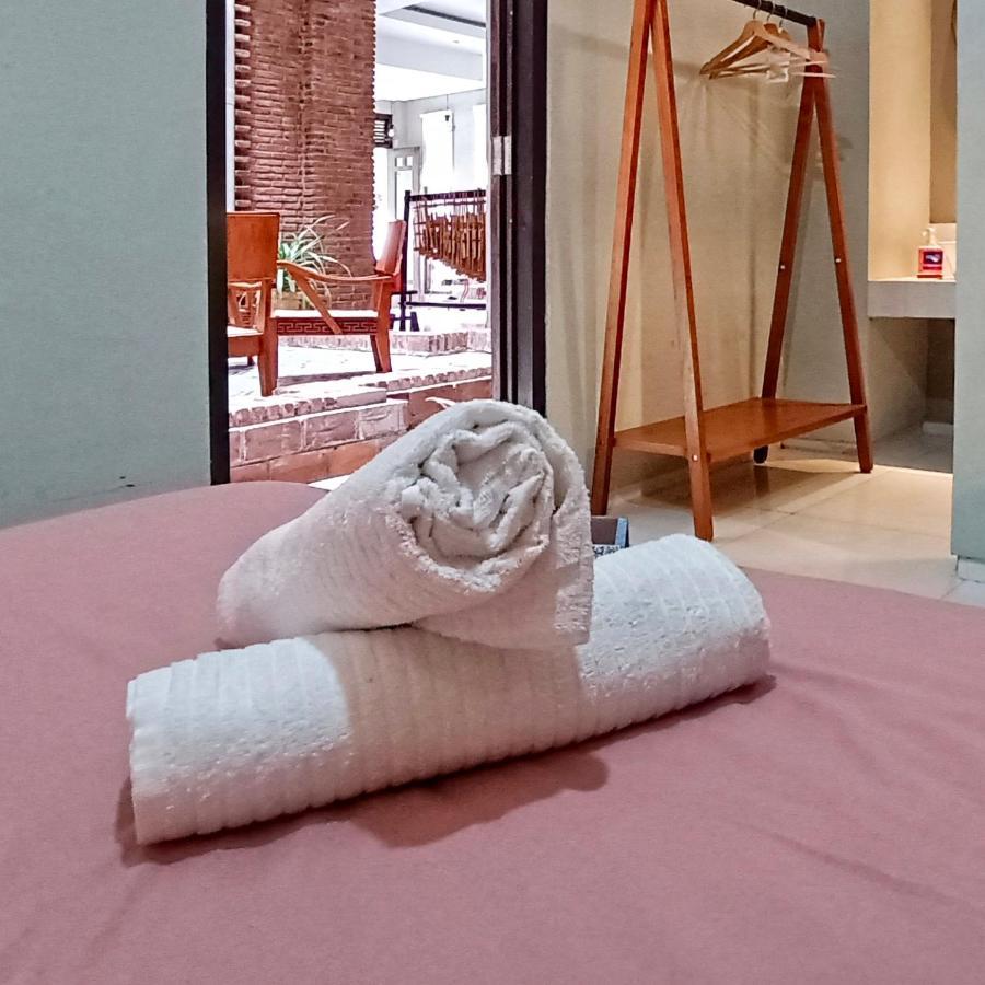 Sabi Guest House - Strategic Family -Married Couples Only- Hostel In Prawirotaman Yogyakarta Exterior foto