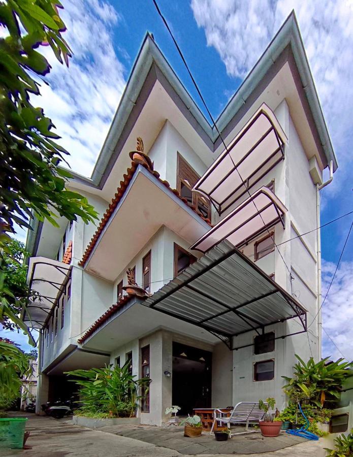 Sabi Guest House - Strategic Family -Married Couples Only- Hostel In Prawirotaman Yogyakarta Exterior foto